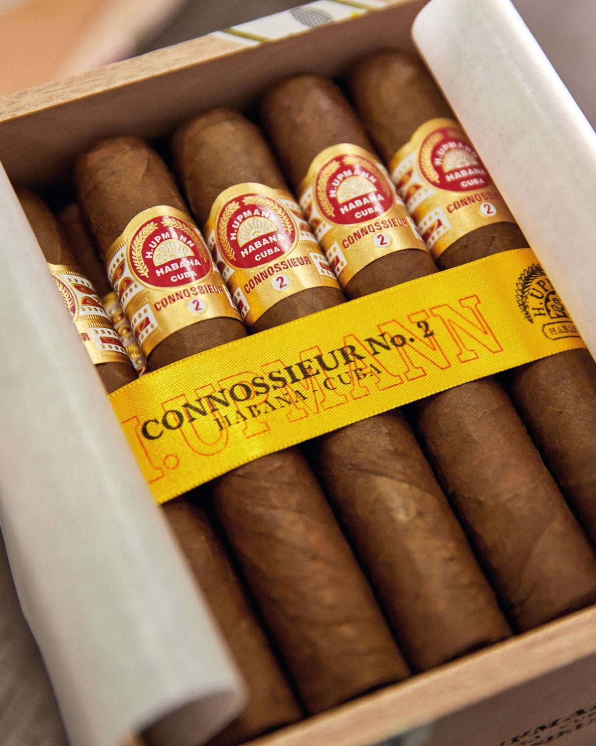 H.upmann Connoisseur No.2